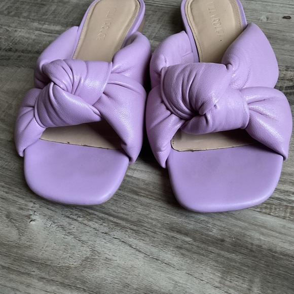 Villa Rouge Maddox Lilac Puffy Ruched Sandals size 6 - Picture 2 of 4